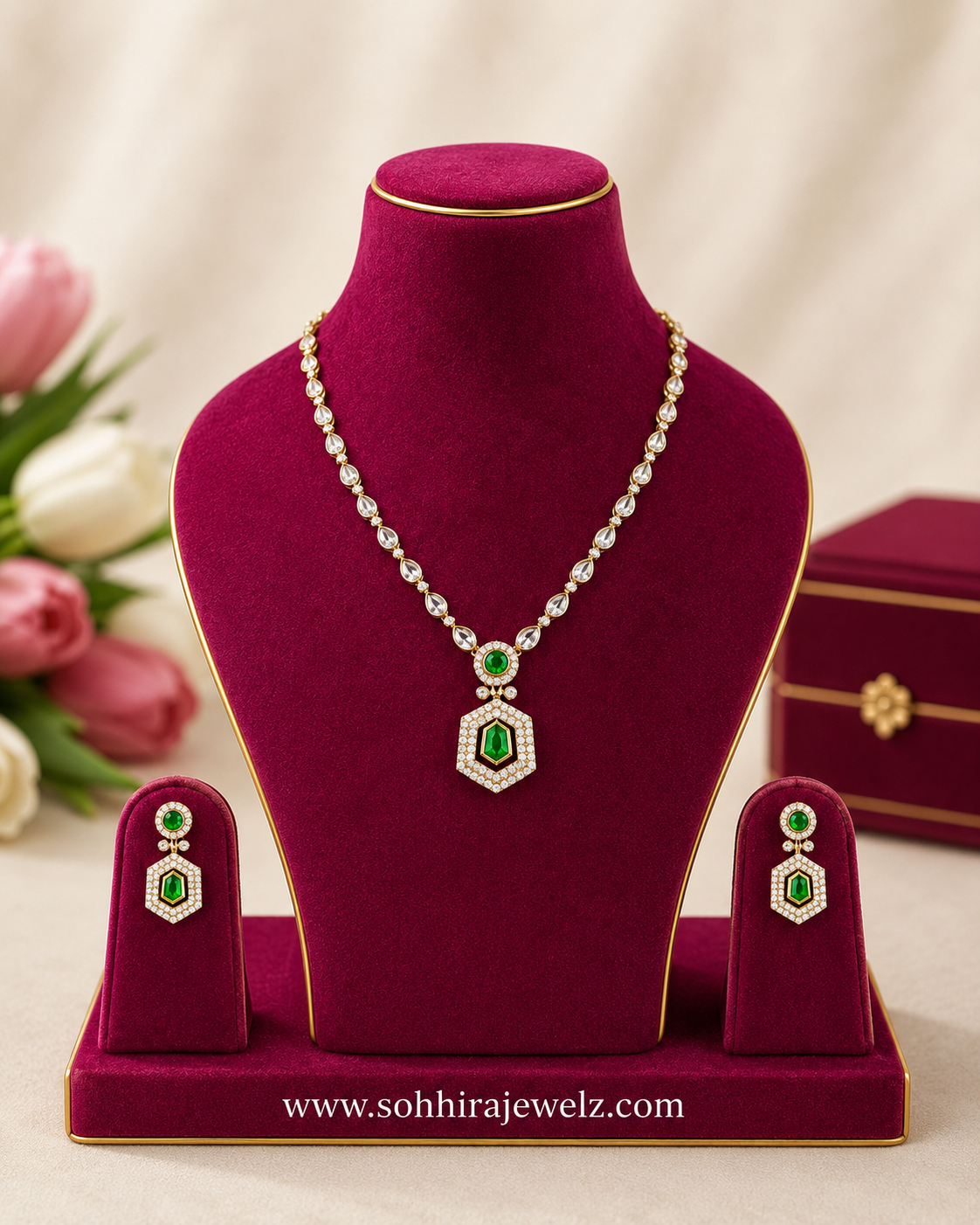 The Belgravia Emerald Pendant Set