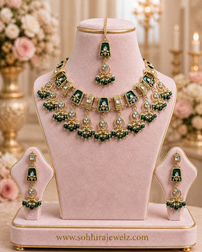 Queen's Emerald Heritage Necklace Set