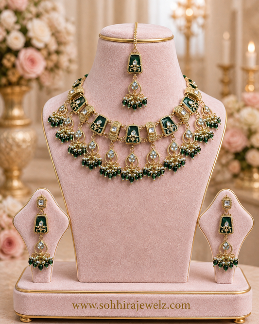 Queen's Emerald Heritage Necklace Set
